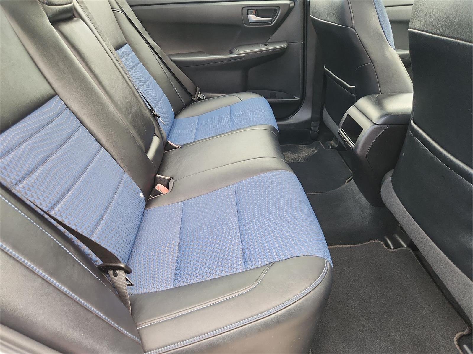 Used 2016 White Toyota XLE image 25