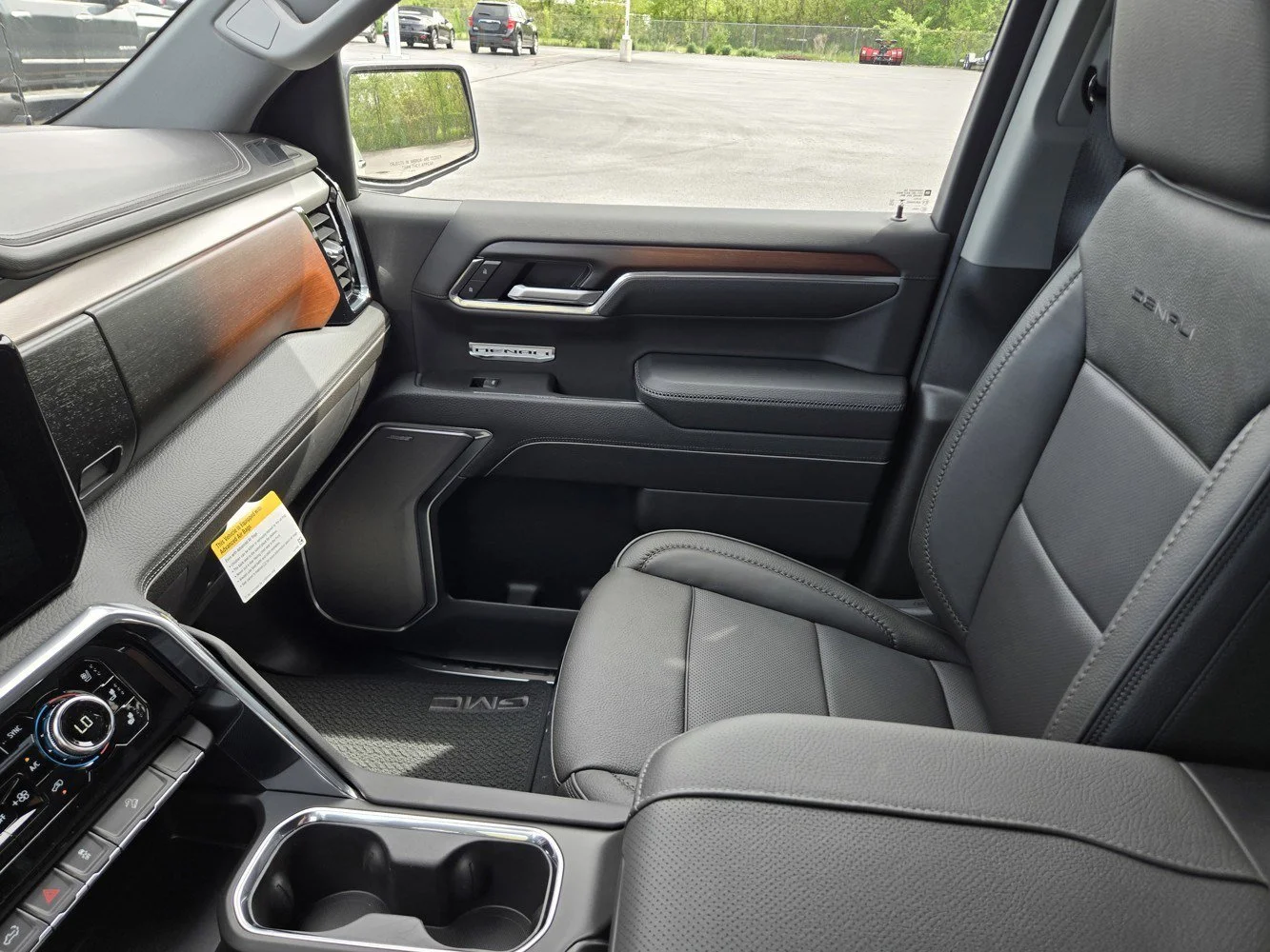 2026 GMC Sierra 1500 Denali - Photo 7