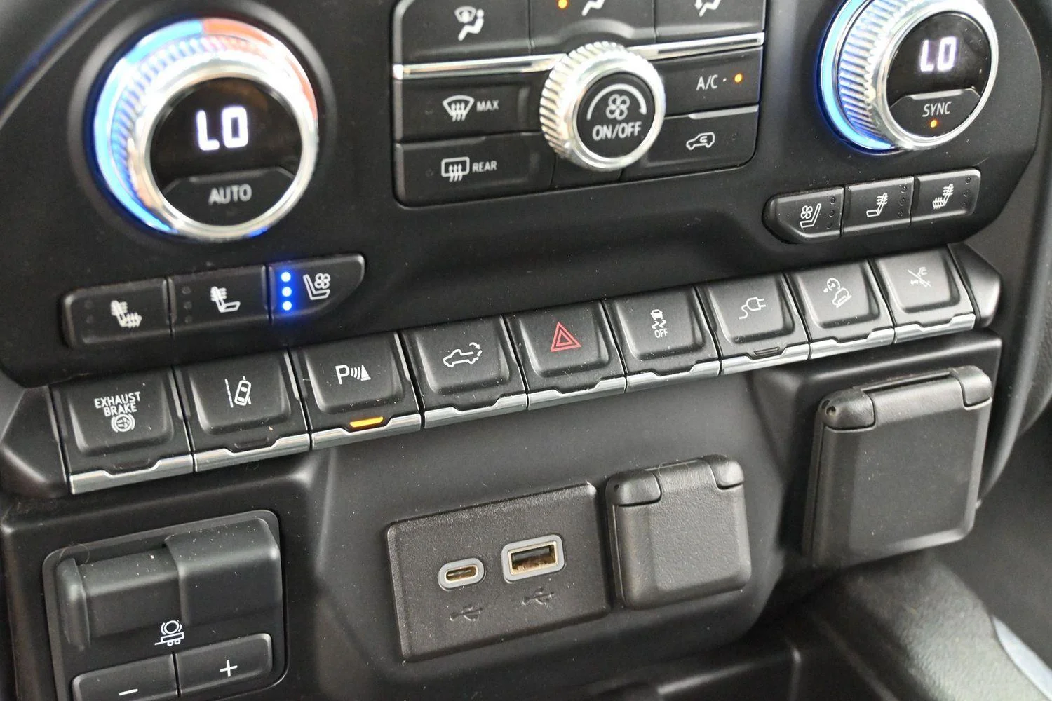 Used 2021 Ebony Twilight Metallic GMC Denali image 25