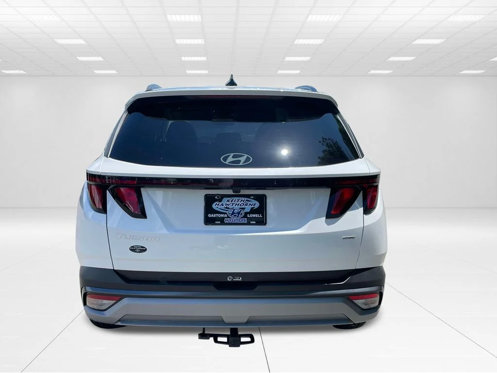 New 2025 White Hyundai SEL image 6