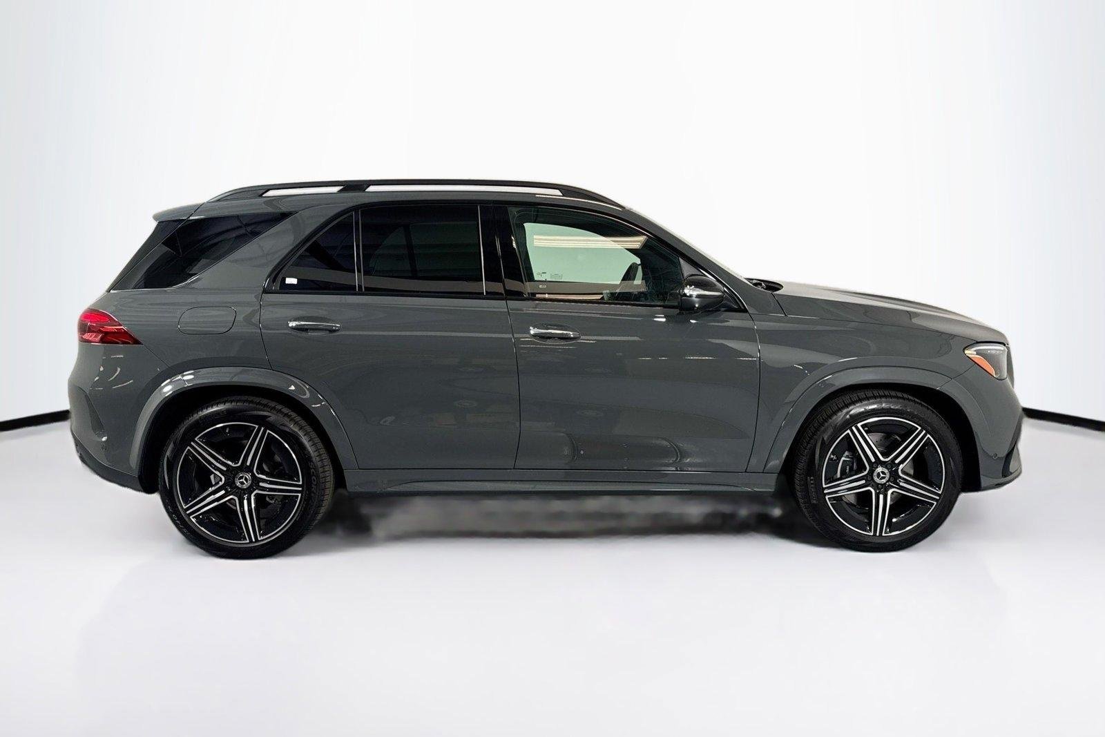 New 2026 Manufaktur Silicon Grey Mercedes-Benz GLE 450 image 4