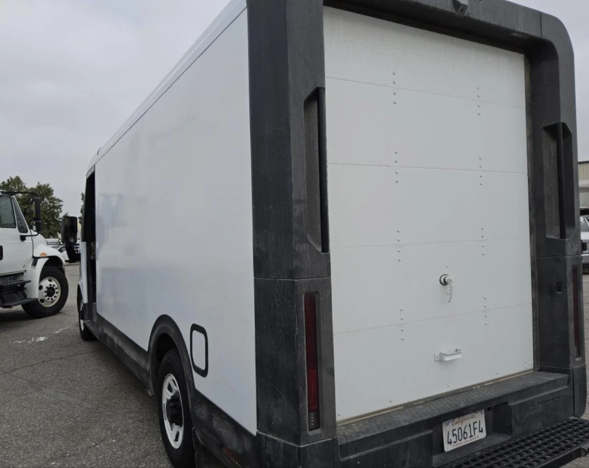 Used 2024 Oyster White BrightDrop EJY image 6