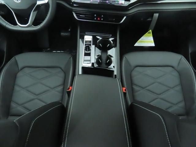 2026 Volkswagen Atlas SE w/Tech - Photo 16