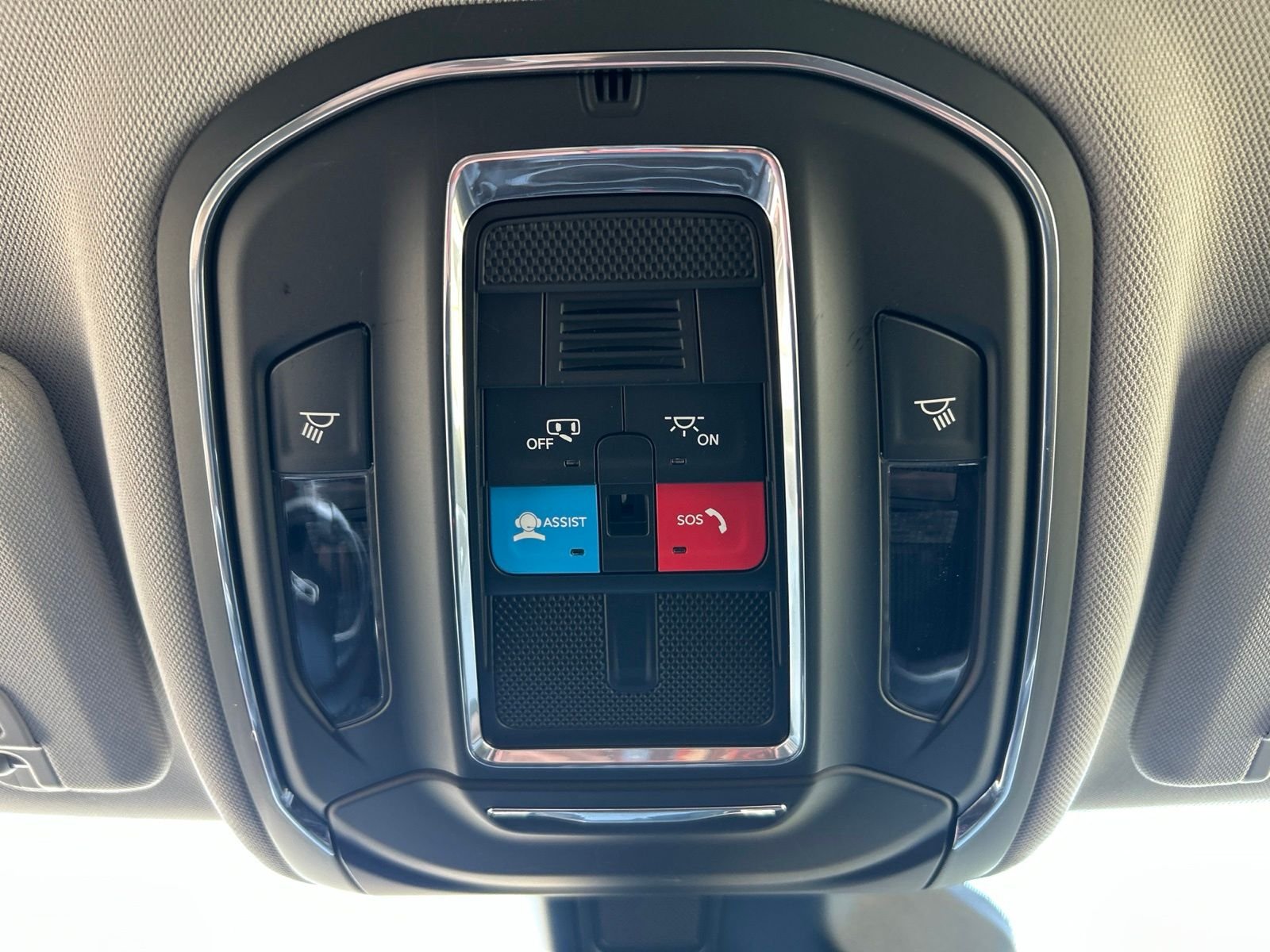 Used 2023 Red Jeep Laredo image 32
