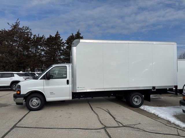 New 2025 Summit White Chevrolet 2WT image 2