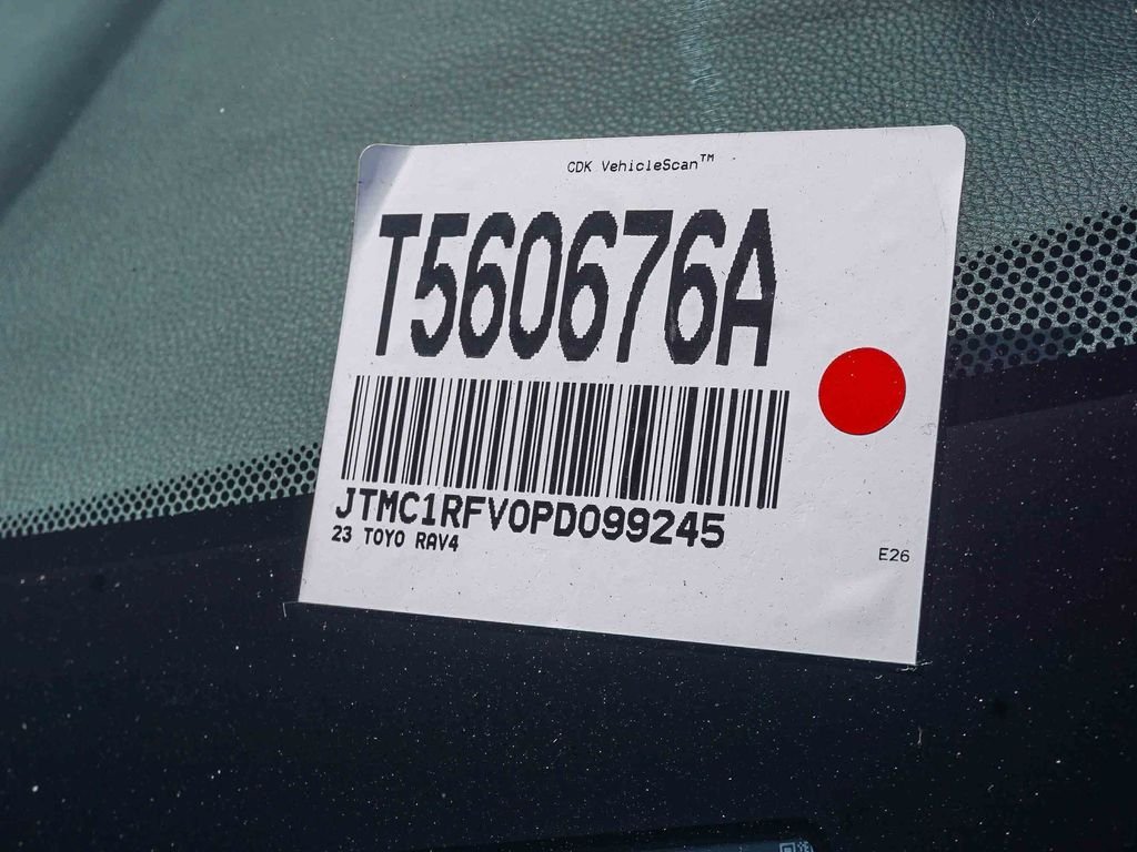 Used 2023  Toyota XLE Premium image 26
