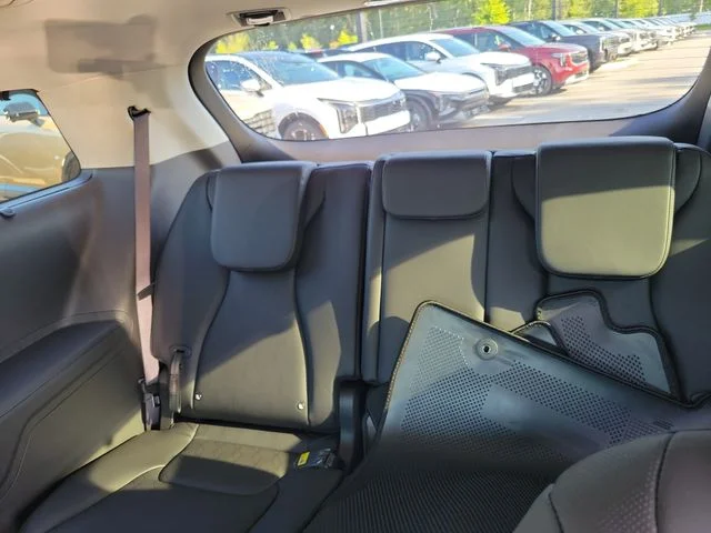 New 2026 Snow White Pearl Kia SX image 12