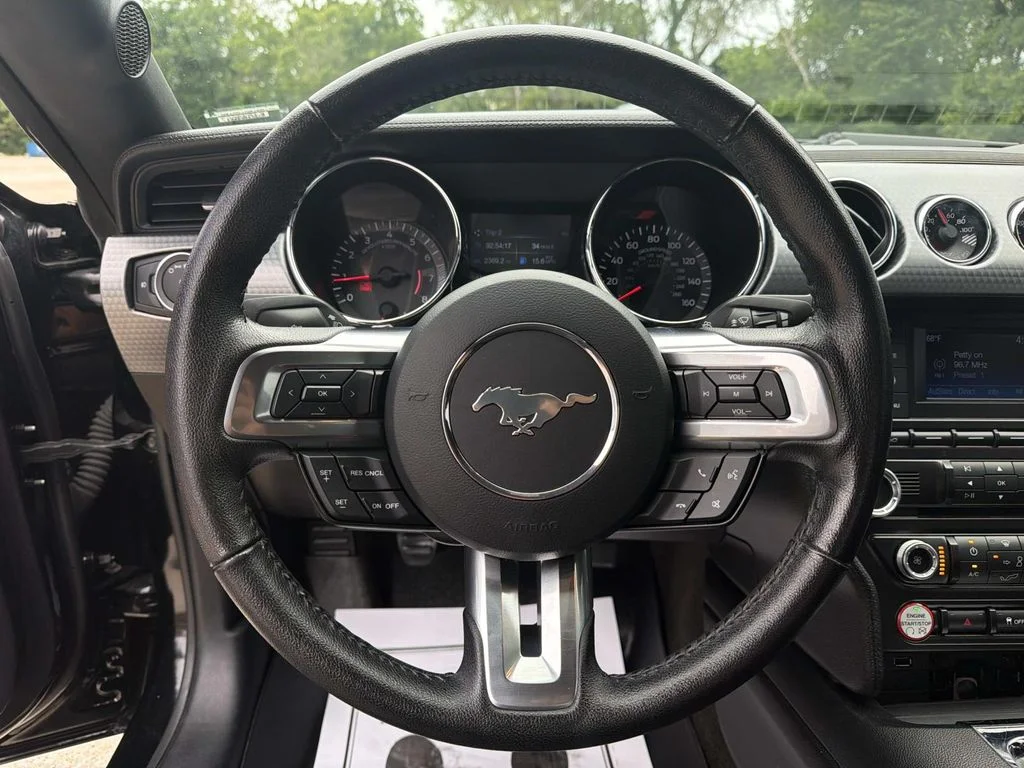 Used 2015 Black Ford GT image 27