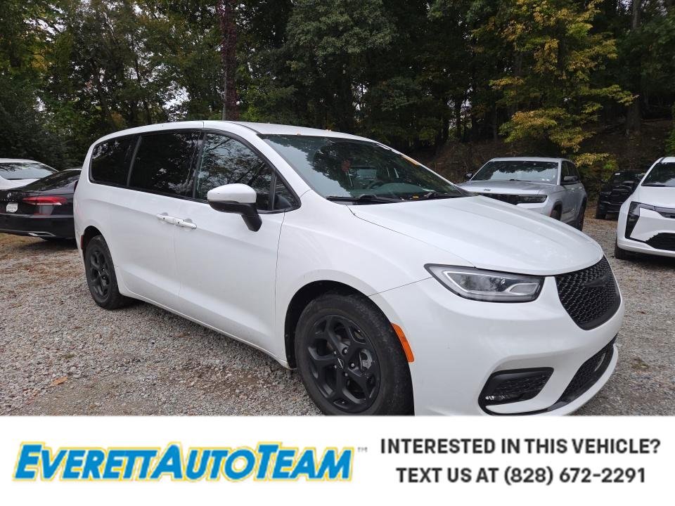 2023 Chrysler Pacifica Hybrid Touring L