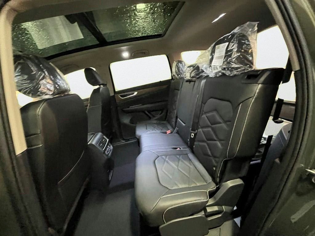 New 2026 Green Volkswagen SE w/Technology image 22