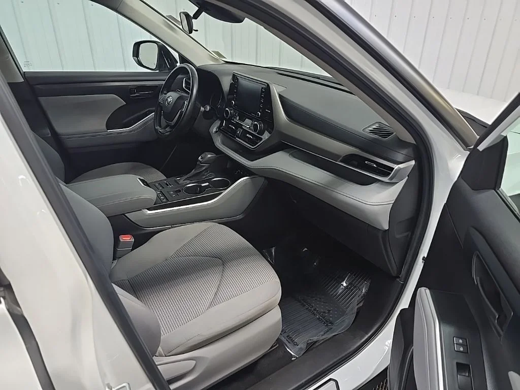 Used 2022 Beige Toyota LE image 15
