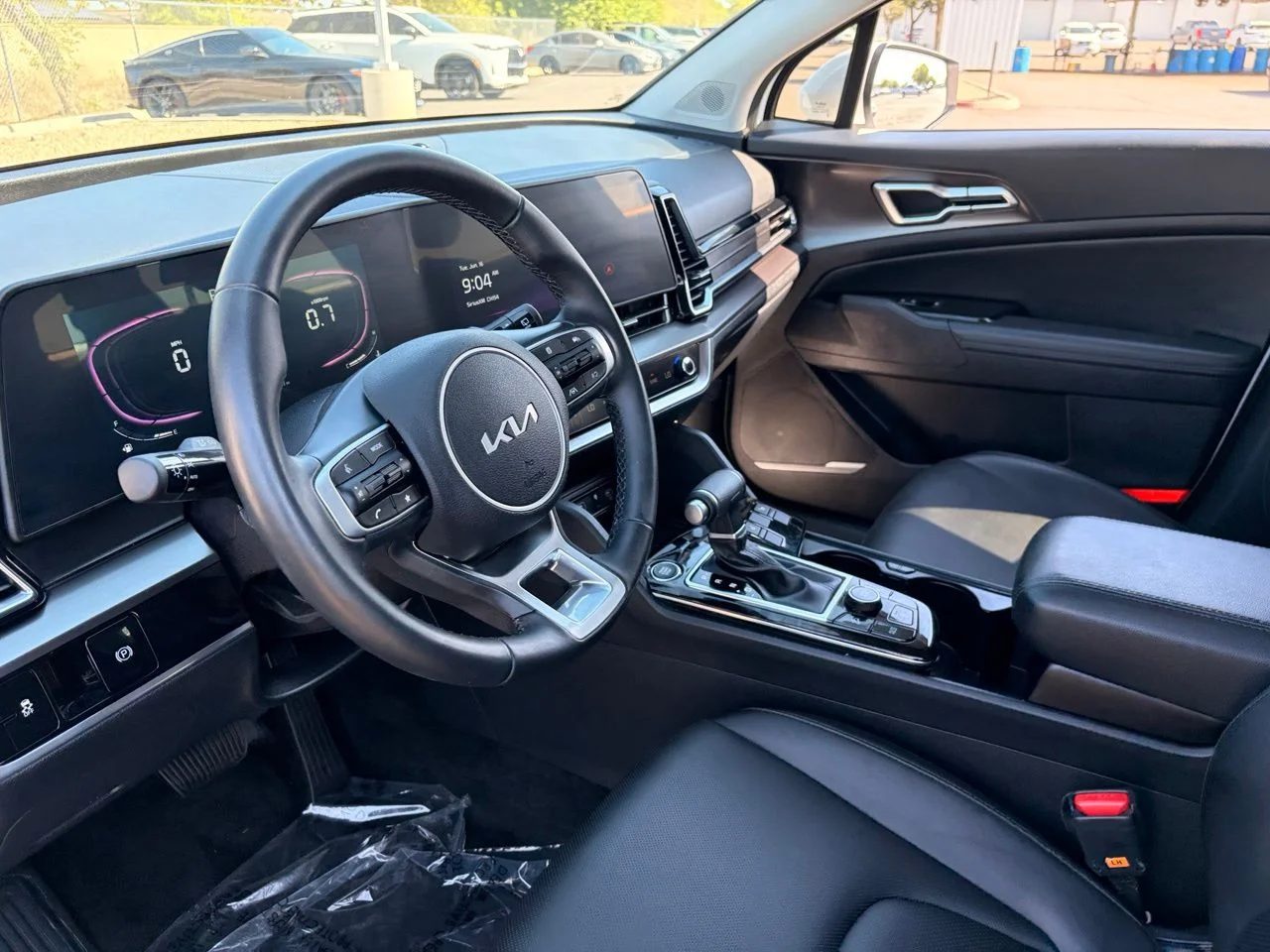 Used 2025 Glacial White Pearl Kia EX image 15