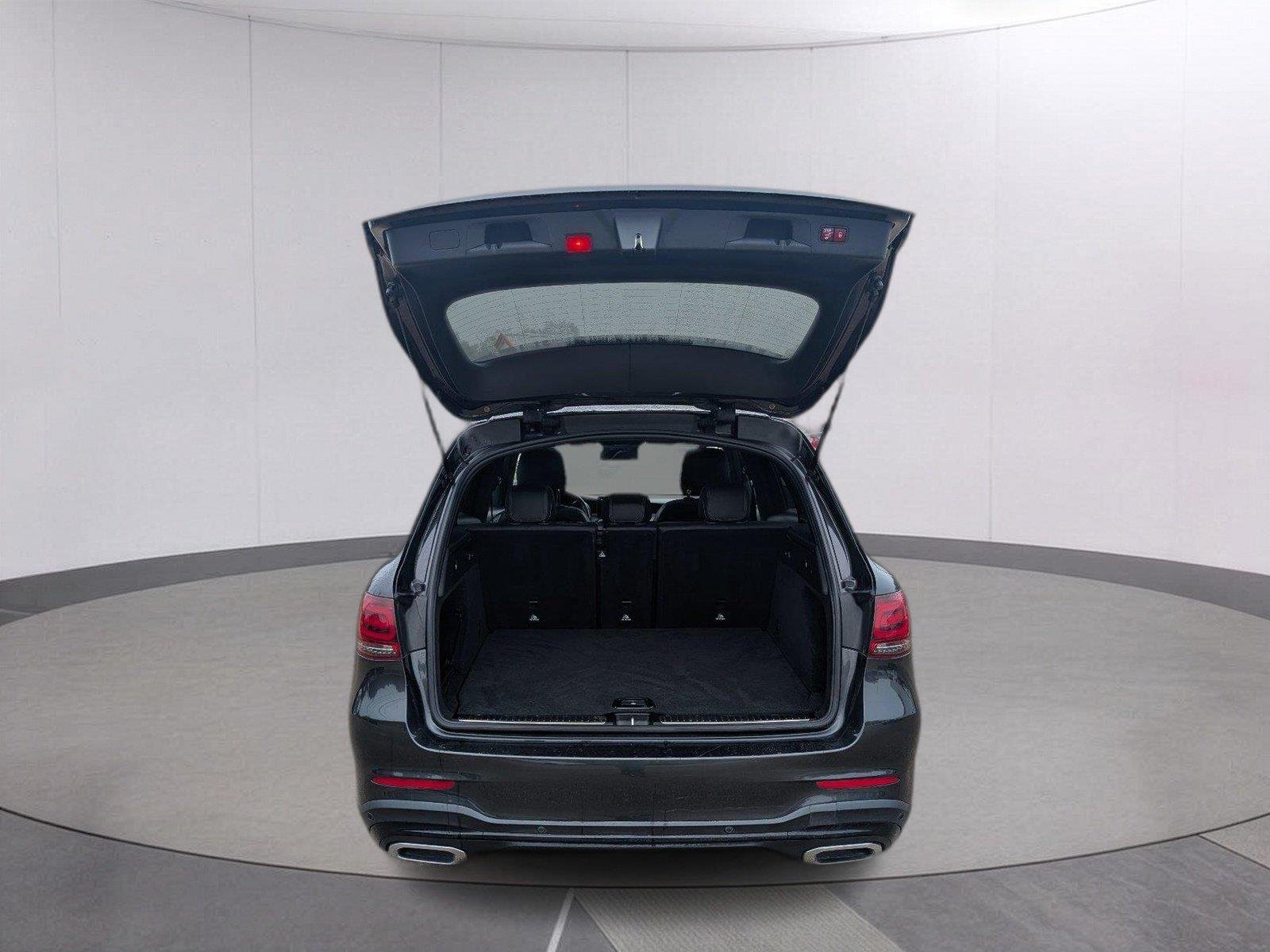 Used 2022 Graphite Grey Metallic Mercedes-Benz GLC 300 image 5