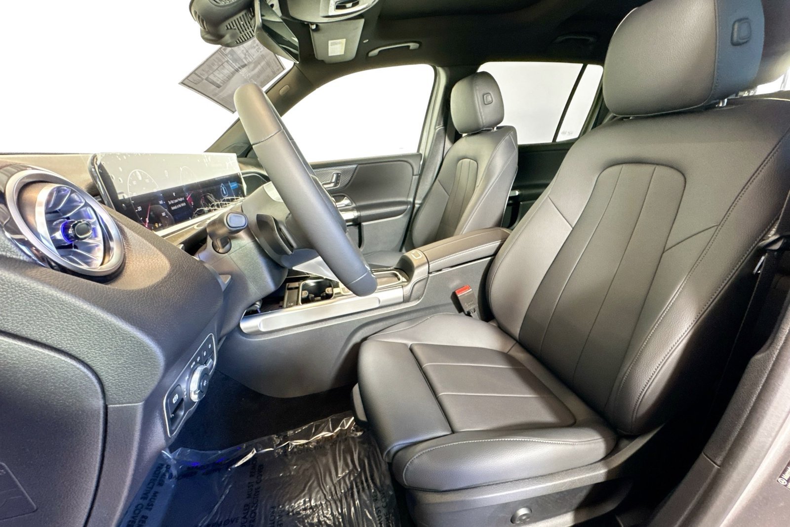 New 2026 Mountain Grey Metallic Mercedes-Benz GLB 250 image 18