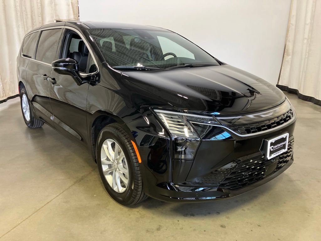 2027 Chrysler Pacifica Select AWD's photo