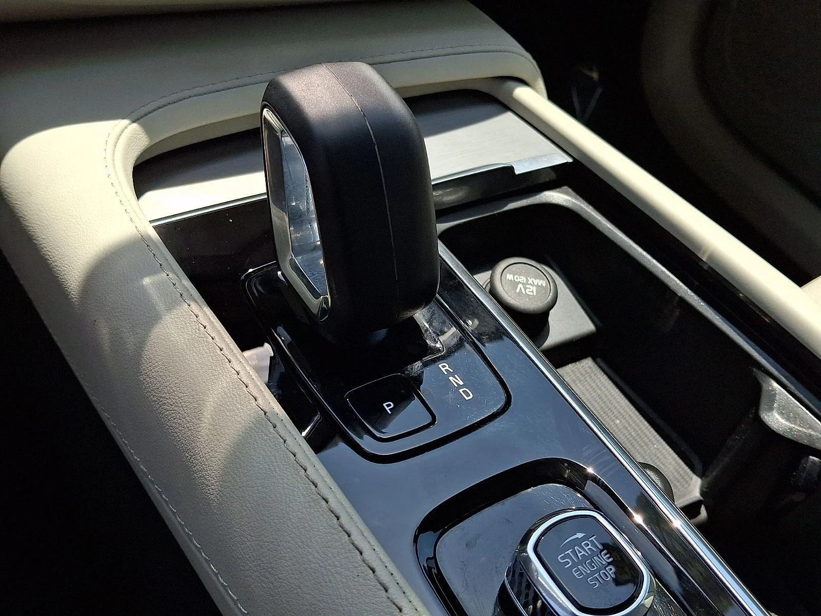 Used 2023 Thunder Grey Metallic Volvo Core image 16