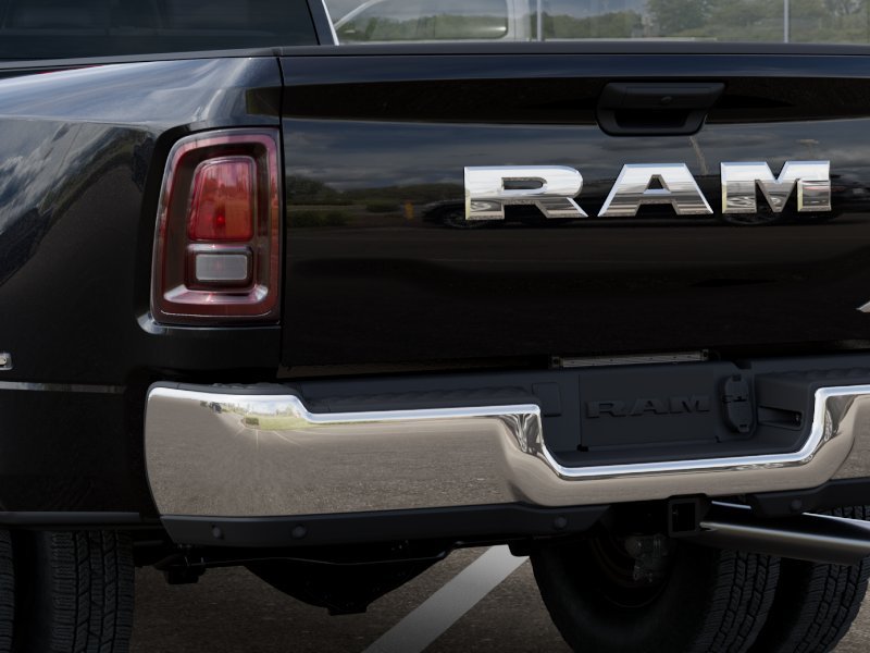 New 2026 Diamond Black Crystal Pearl-Coat Exterior Paint RAM Tradesman Dually image 39