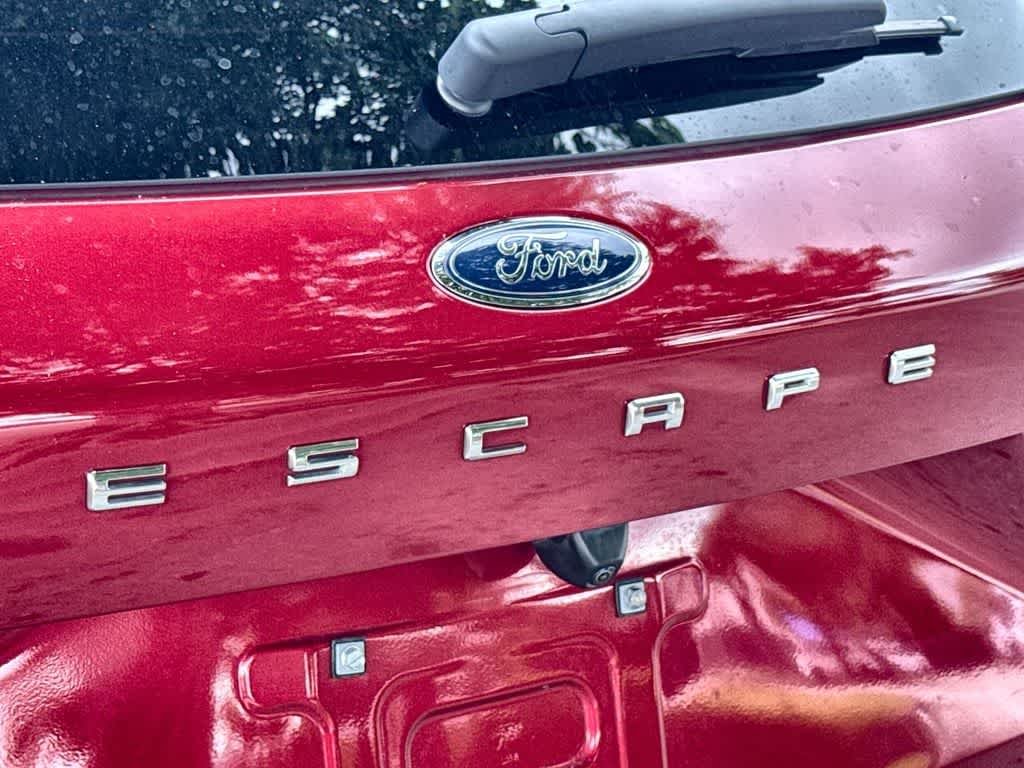 Used 2023 Rapid Red Metallic Tinted Clearcoat Ford ST-Line image 10
