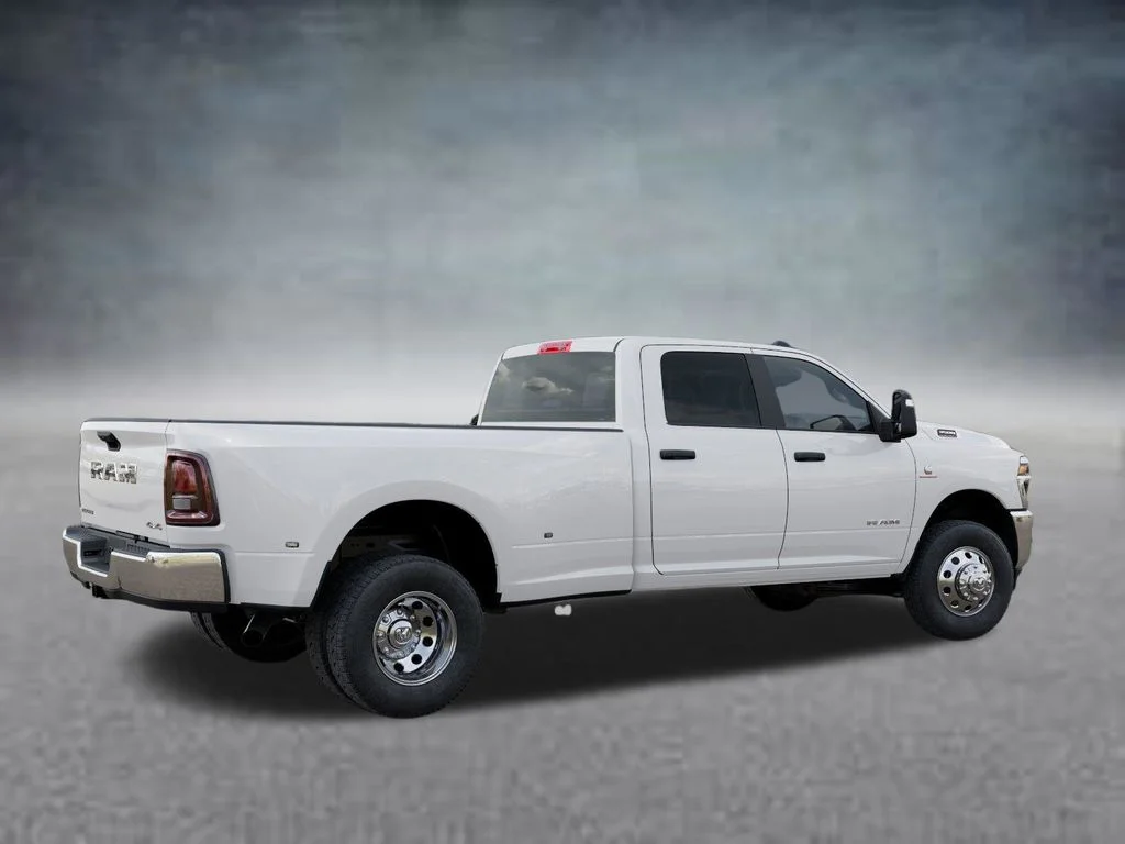 New 2026 Bright White Clear-Coat Exterior Paint RAM Big Horn image 4