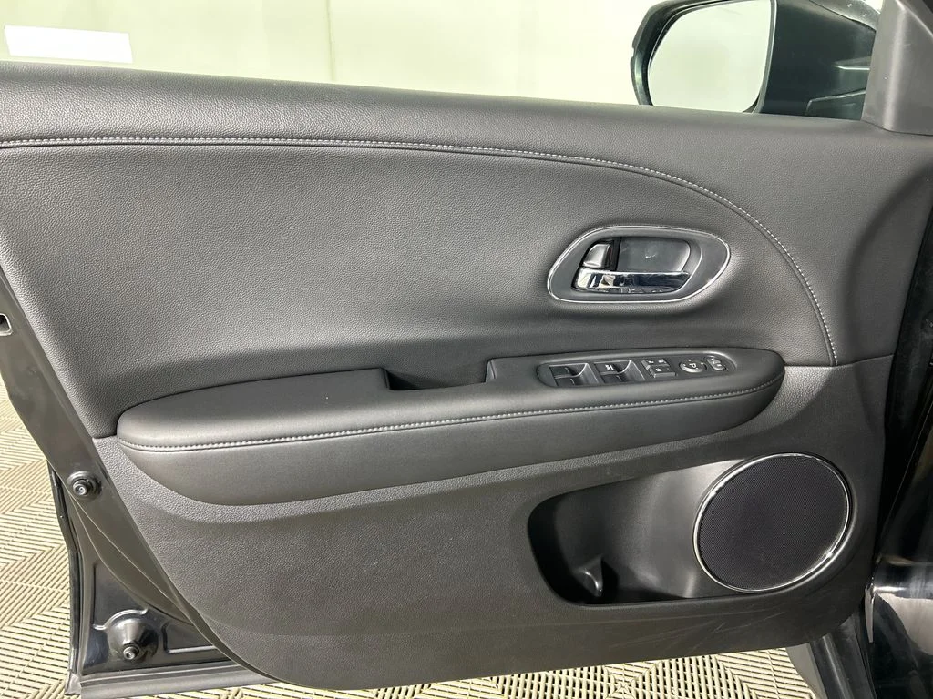 Used 2018 Black Honda EX-L image 10