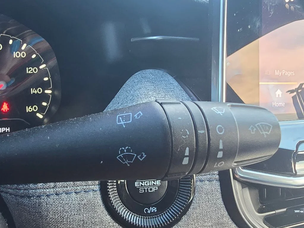 Used 2024 White Jeep Latitude image 25