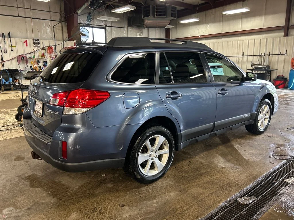 Used 2014 Blue Subaru 2.5i Premium image 5