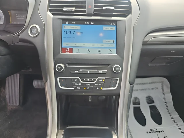 Used 2018 Black Ford SE image 14