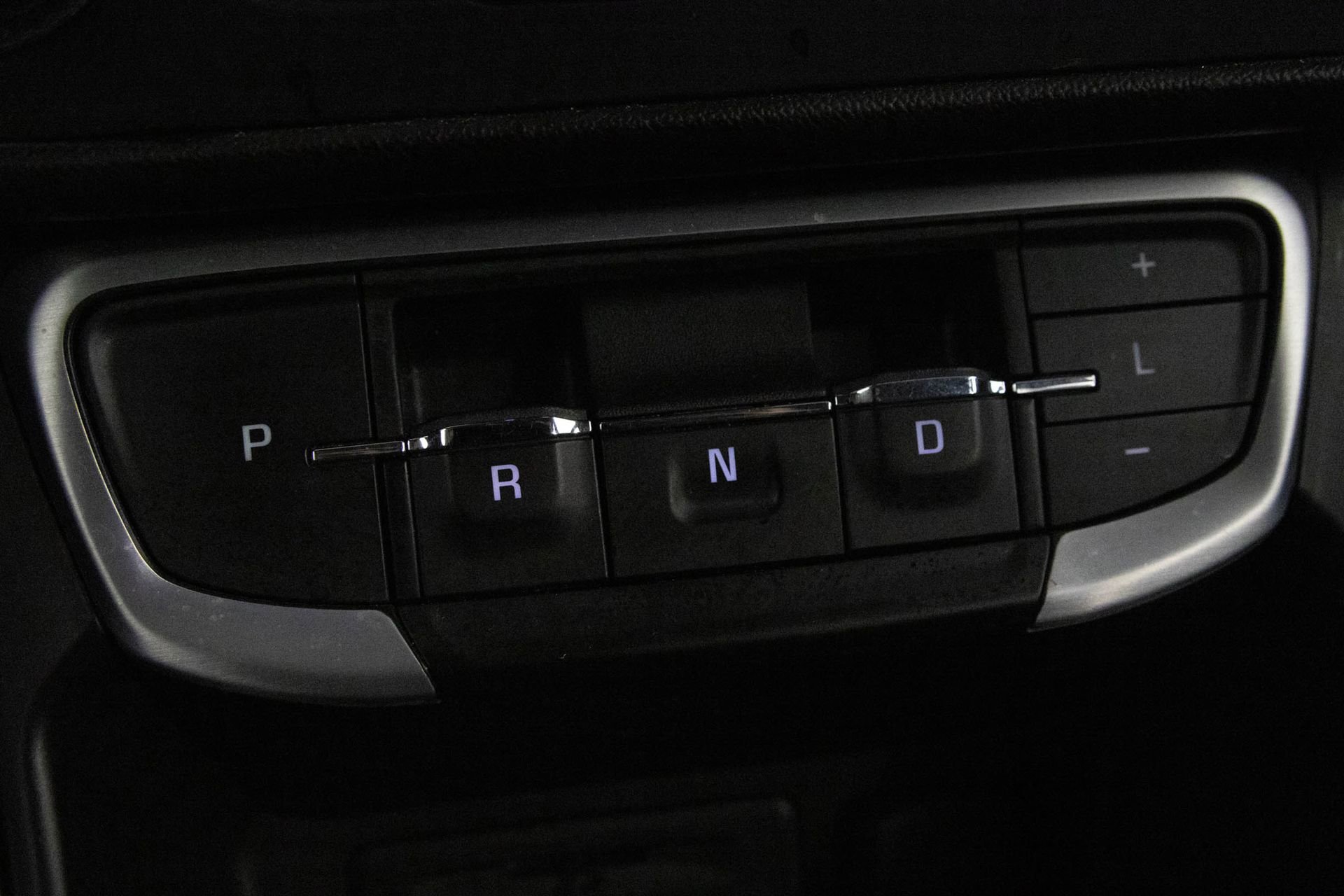 2022 GMC TERRAIN - Image 25