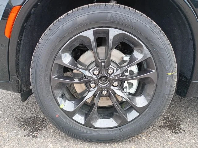 New 2026 Diamond Black Clear-Coat Exterior Paint Dodge GT Plus image 21