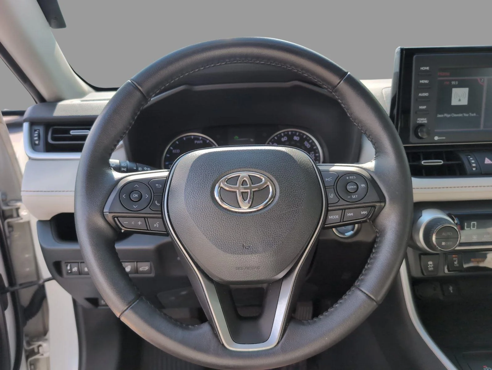 Used 2022 Blizzard Pearl Toyota Hybrid XLE Premium image 29