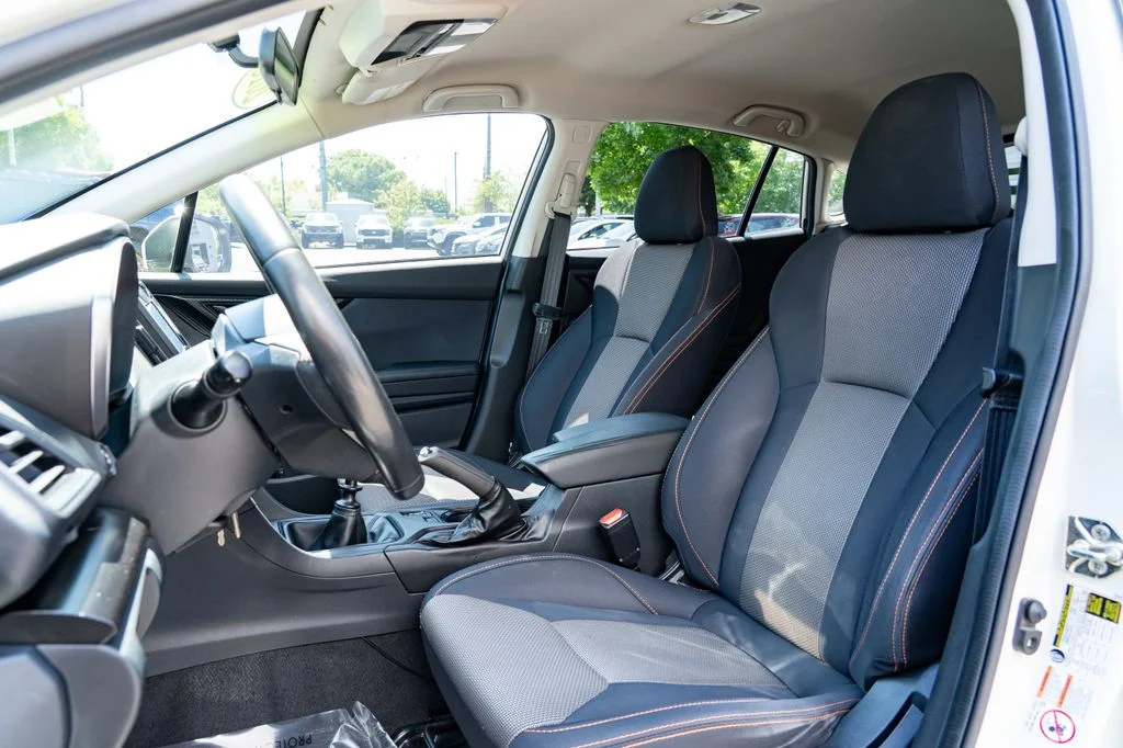 Used 2018 White Subaru 2.0i Premium image 21