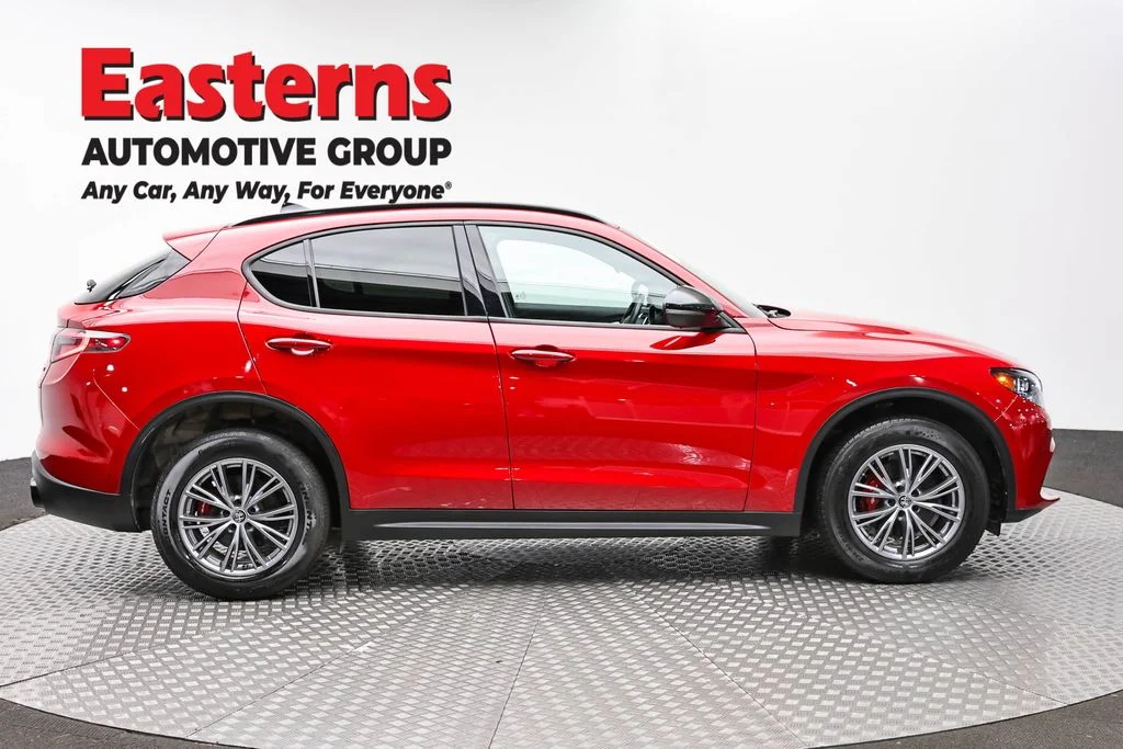 Used 2024 Red Alfa Romeo Sprint image 4