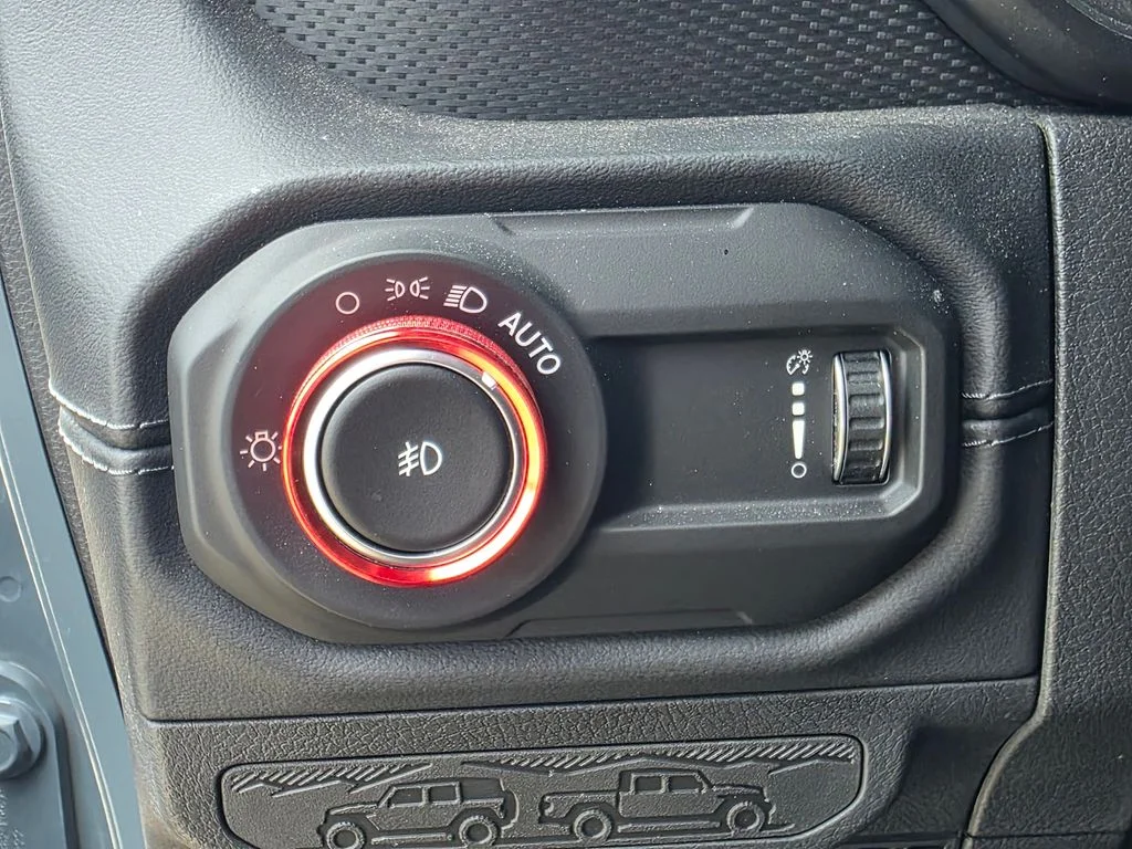 Used 2024 Gray Jeep Rubicon image 21