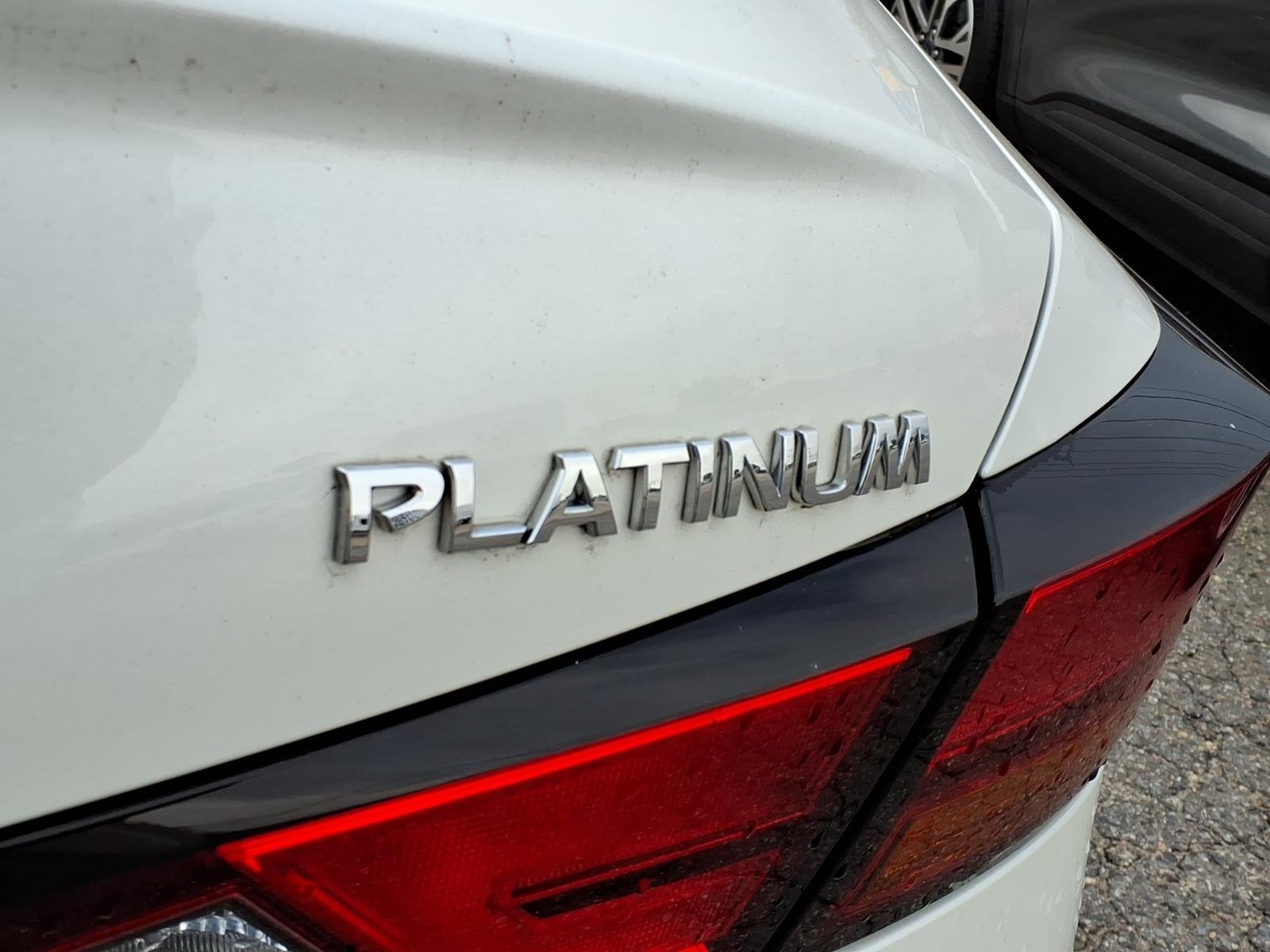Used 2020 Pearl White Tricoat Nissan 2.0 Platinum image 7