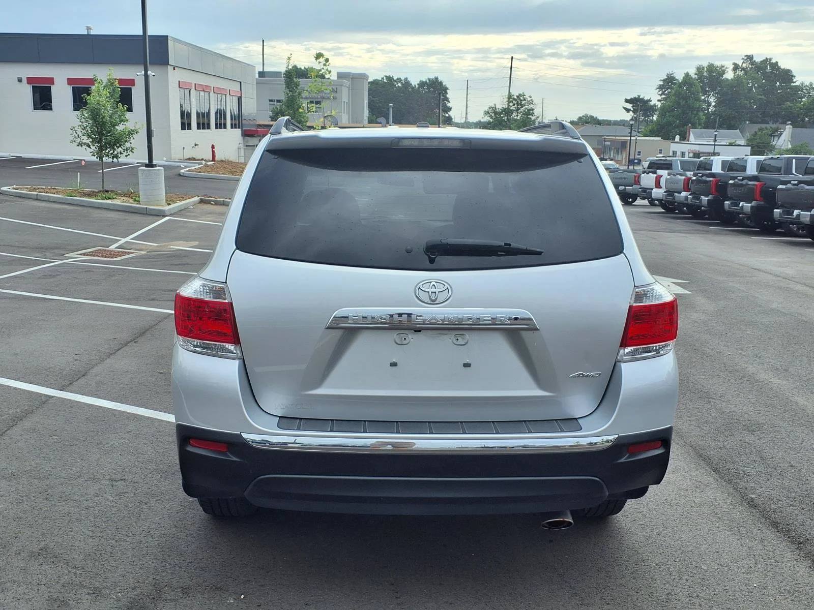 Used 2012 Classic Silver Metallic Toyota Base image 26