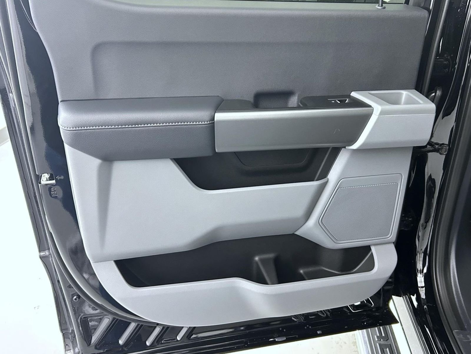 New 2026 Agate Black Metallic Ford XLT image 20