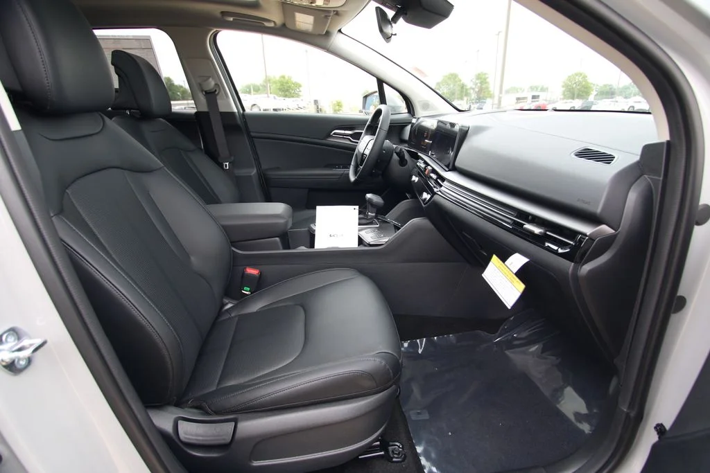 New 2026 Gray Kia EX image 8