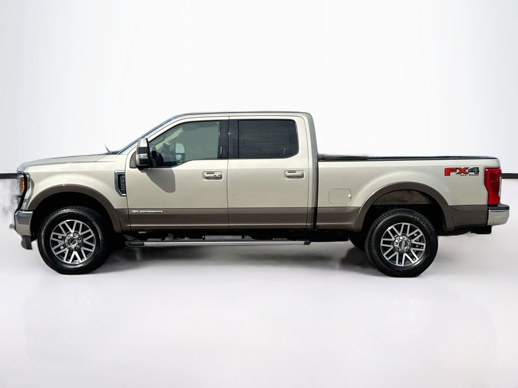Used 2017  Ford Lariat image 4