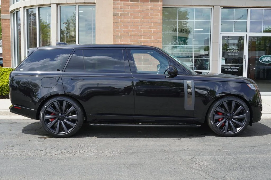 New 2026 Obsidian Black in Gloss Finish Land Rover SV image 7