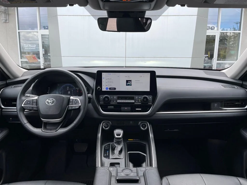 Used 2024 White Toyota XLE image 14