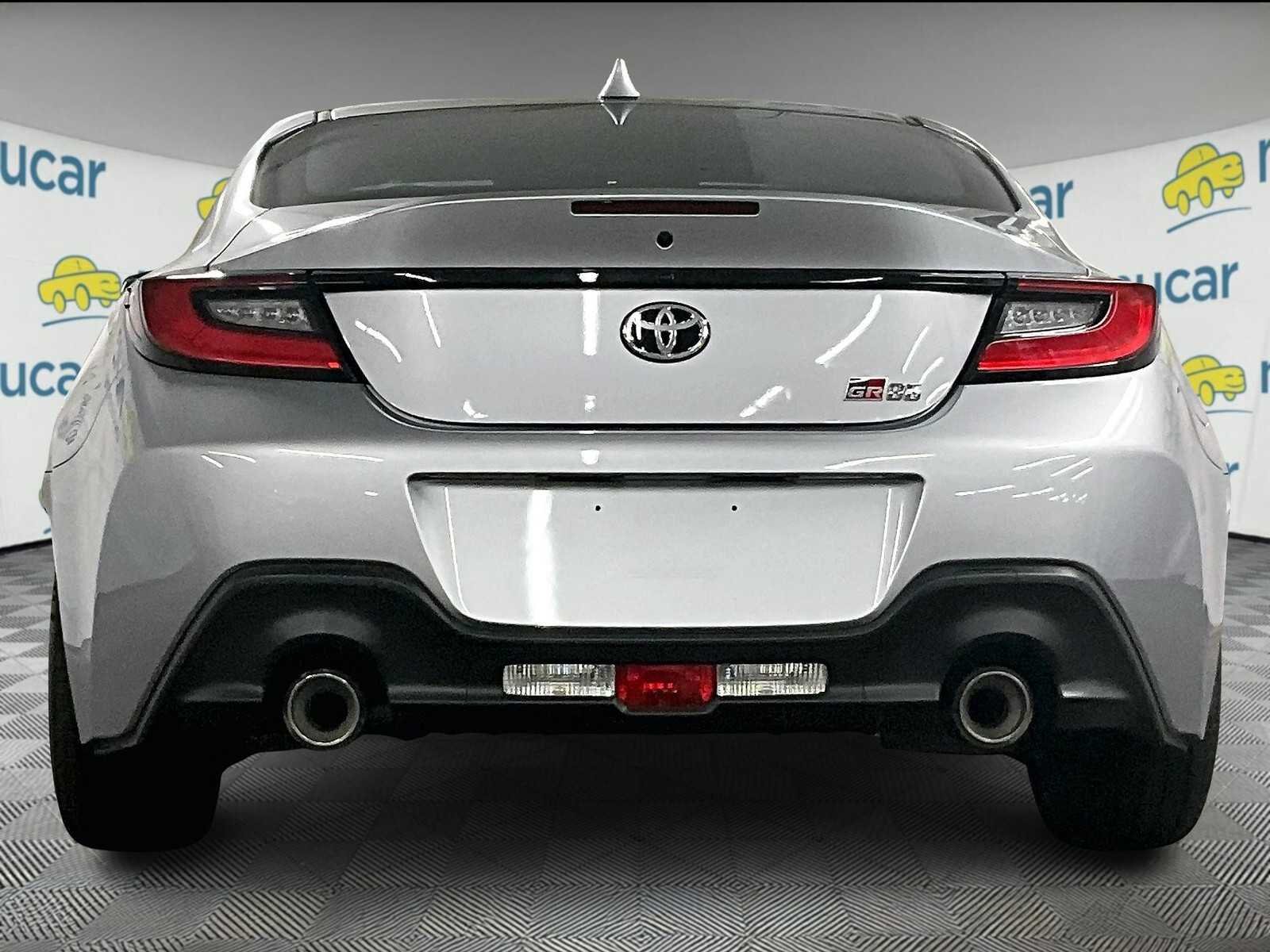 2025 Toyota GR86 Base - Photo 6