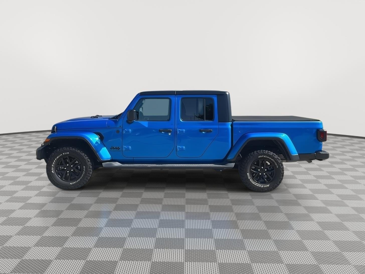 Used 2022 Hydro Blue Pearlcoat Jeep Altitude image 6