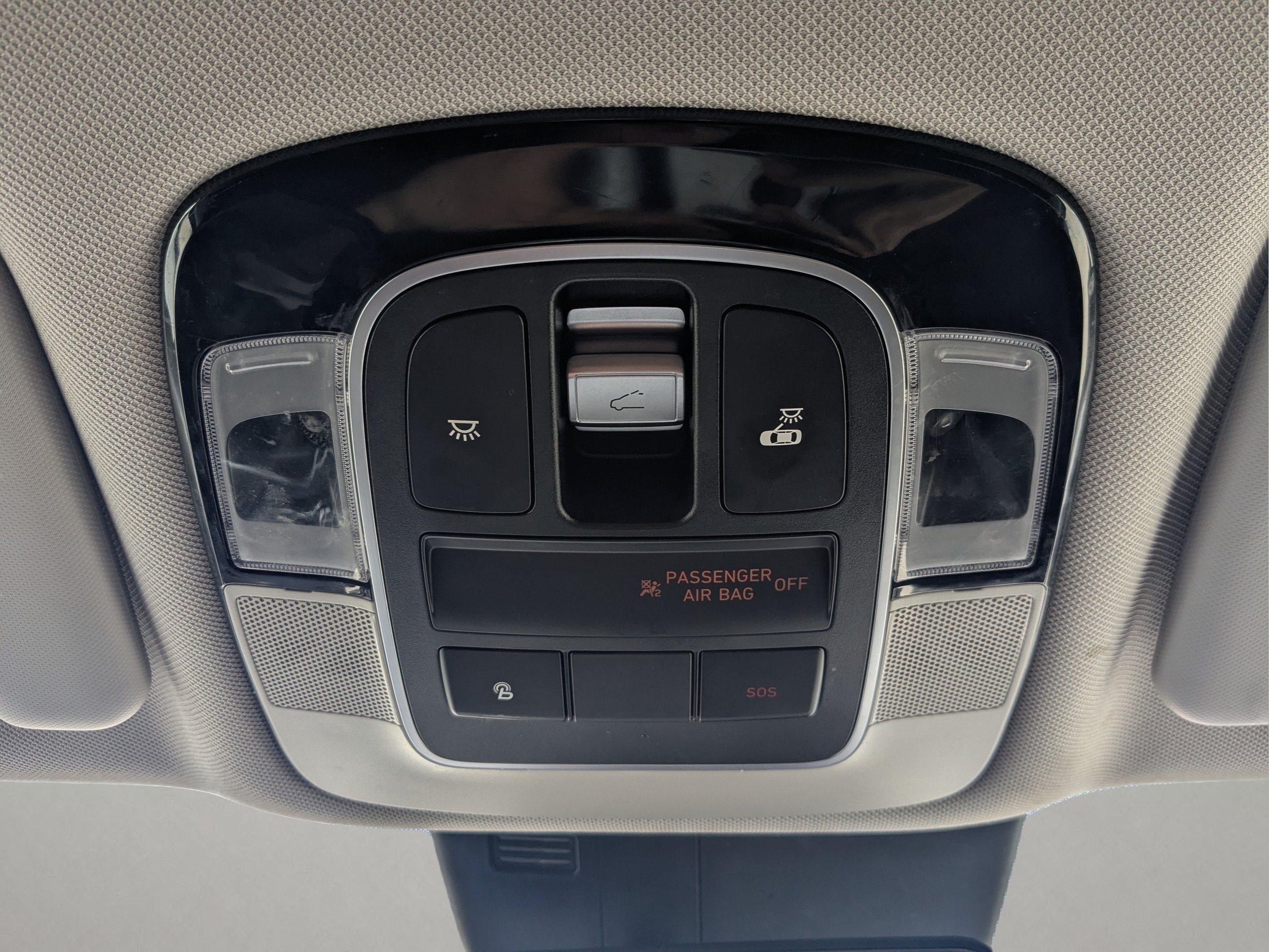 Used 2022 Phantom Black Hyundai SEL image 20