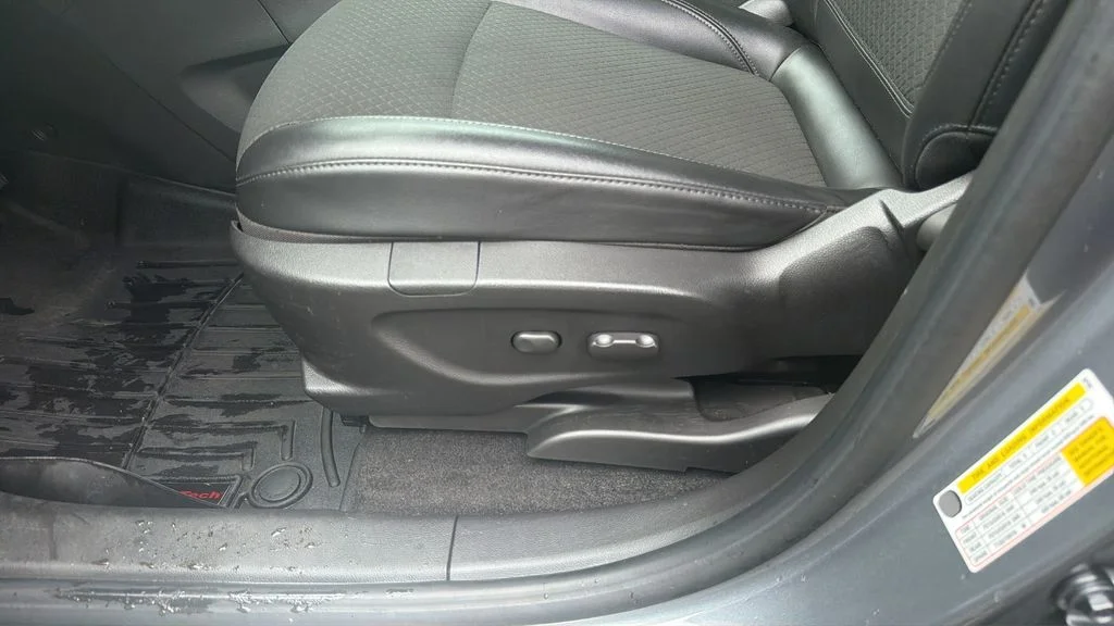 Used 2019 Gray Buick Preferred image 23