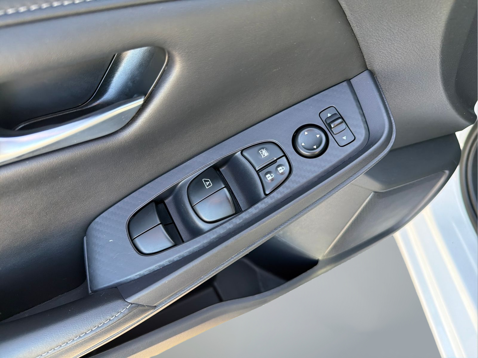 Certified Used 2023 White Nissan S image 25