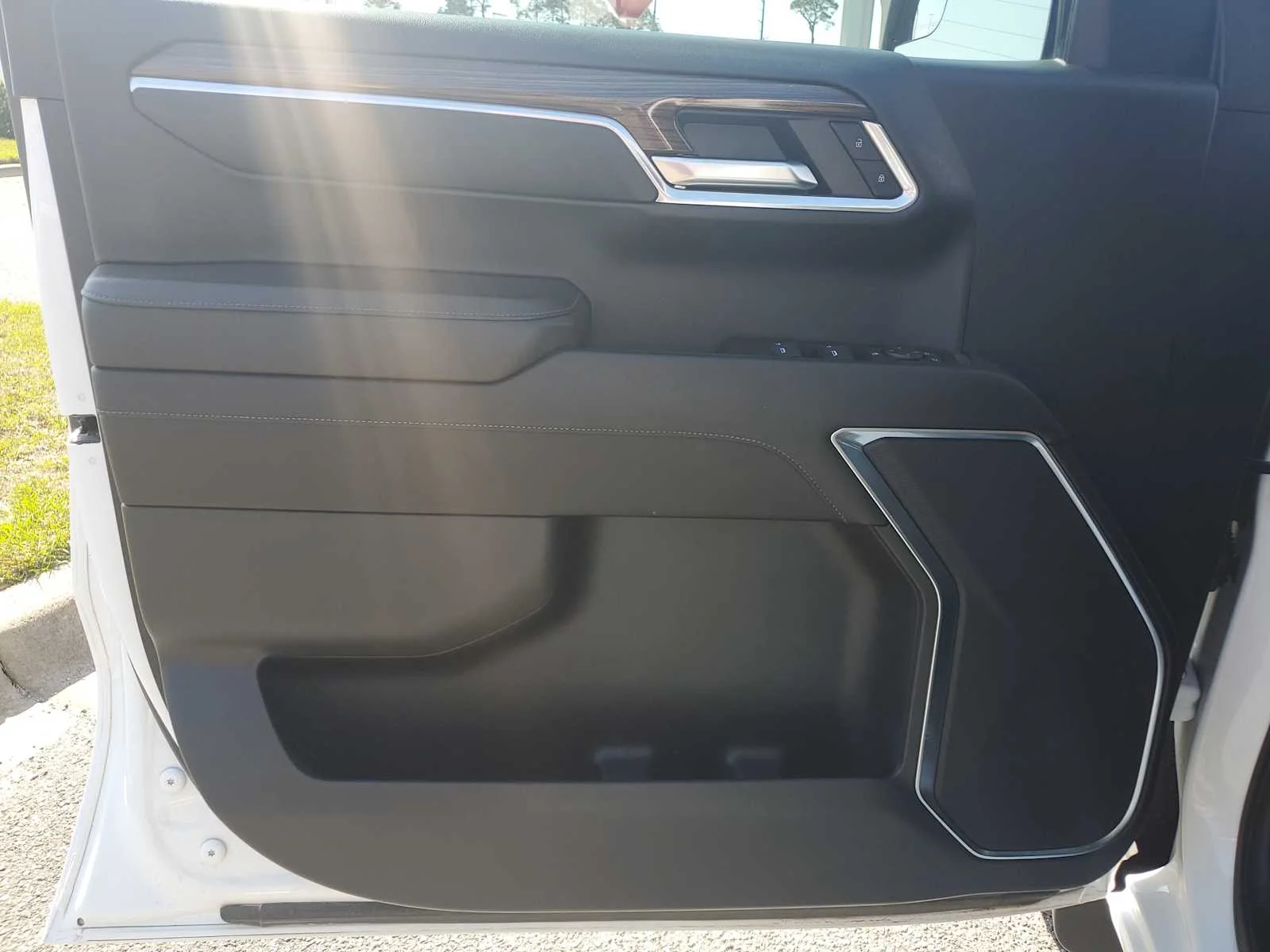 Used 2023 Summit White Chevrolet LT image 15