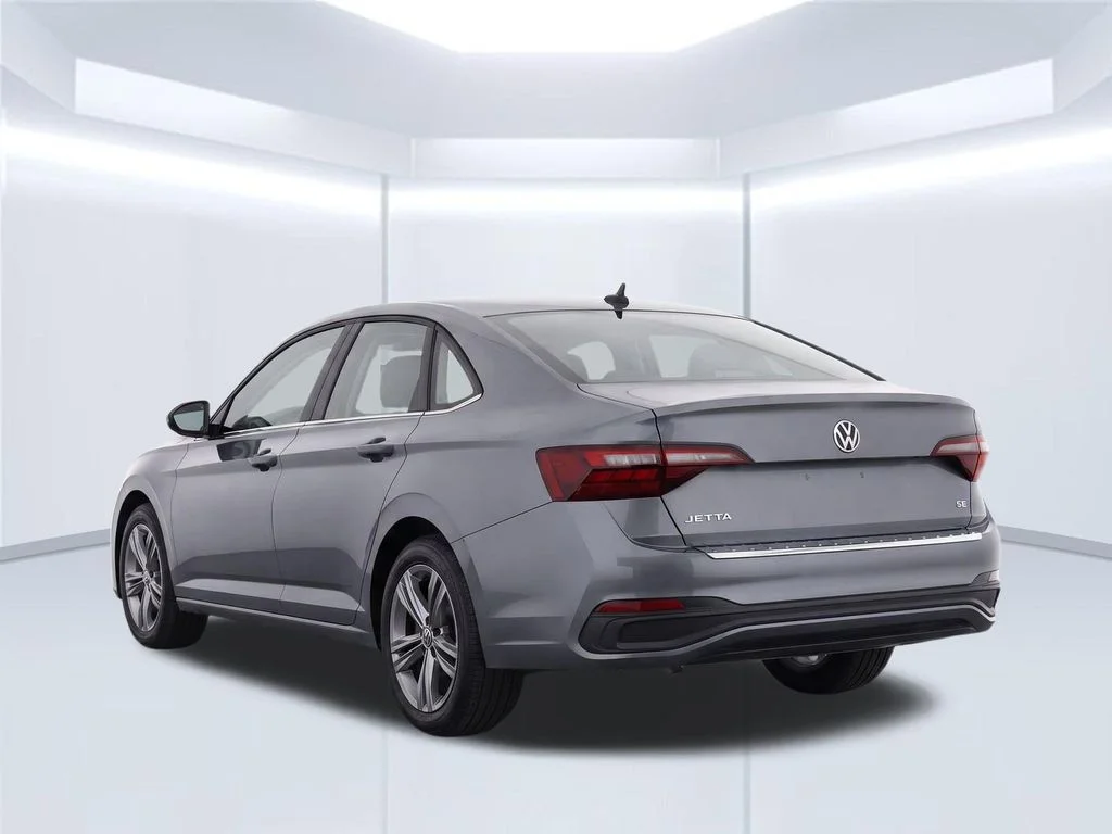 Certified Used 2024 Gray Volkswagen 1.5T SE image 5