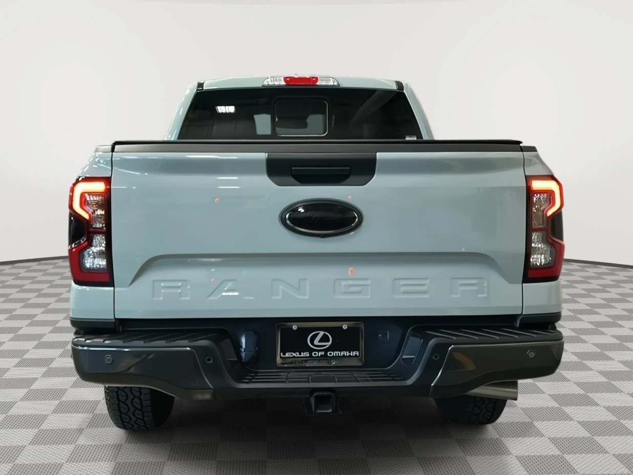 Used 2024 Cactus Gray Ford LARIAT image 22