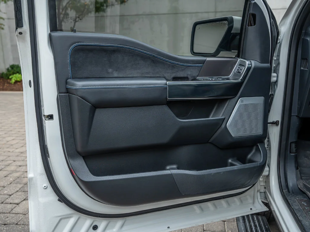 Used 2025 White Metallic Ford Platinum image 18