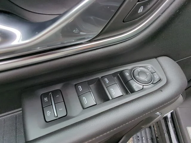 Used 2022 Black Chevrolet High Country image 14